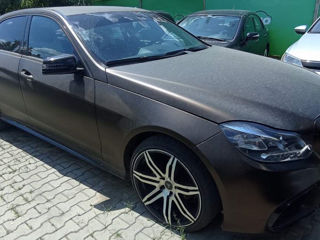 Mercedes E-Class foto 2