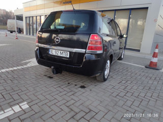 Opel Zafira foto 1