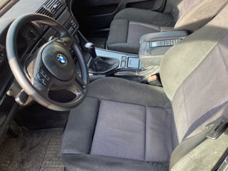 BMW 5 Series foto 7