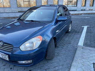 Hyundai Accent foto 2