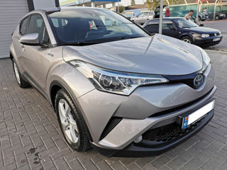 Toyota C-HR foto 2