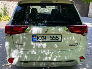 Mitsubishi Outlander foto 4