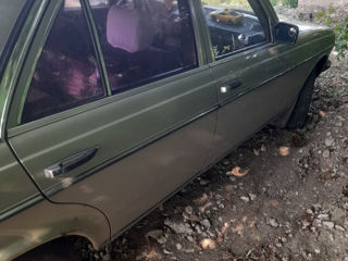 Mercedes Series (W123), 1983 г.