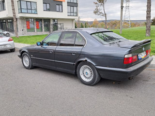 BMW 5 Series foto 4