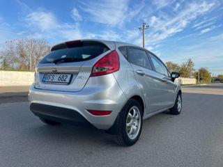 Ford Fiesta foto 3