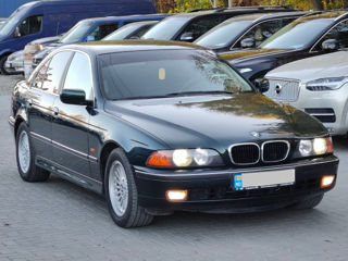 BMW 5 Series foto 4