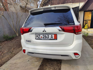 Mitsubishi Outlander foto 4