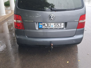 Volkswagen Touran foto 3