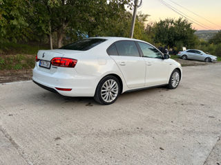 Volkswagen Jetta foto 8