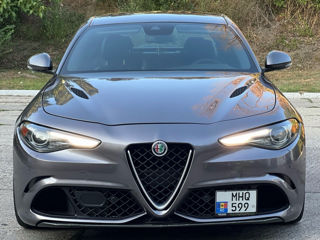 Alfa Romeo Giulia foto 2