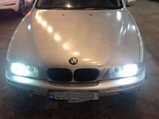 BMW 5 Series foto 3