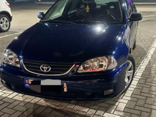 Toyota Avensis foto 4