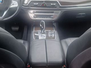 BMW 7 Series foto 6