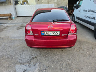 Toyota Avensis foto 3