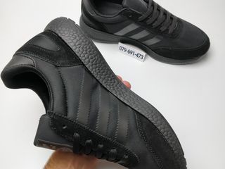 adidas iniki j all black foto 5