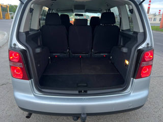 Volkswagen Touran foto 9