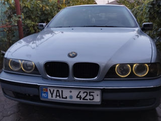 BMW 5 Series foto 8