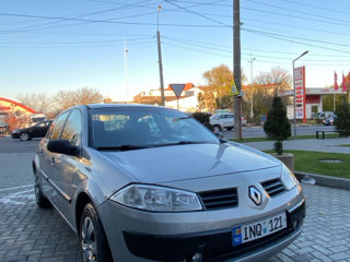 Renault Megane foto 2