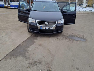 Volkswagen Touran foto 9