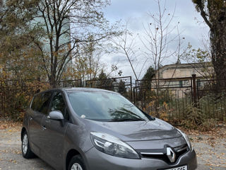 Renault Grand Scenic foto 2