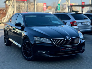 Skoda Superb foto 2