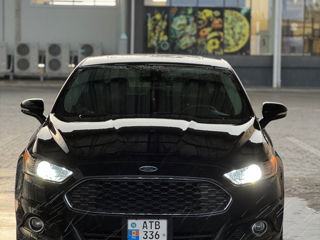 Ford Fusion foto 2