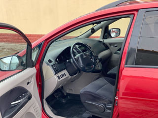 Mitsubishi Grandis foto 2