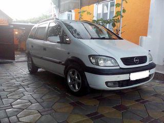 Opel Zafira foto 2