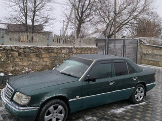 Mercedes E-Class foto 2