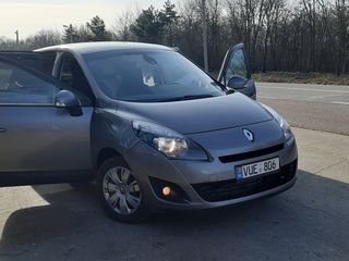 Renault Grand Scenic foto 1