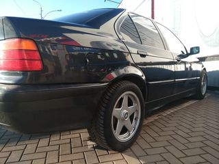 BMW 3 Series foto 3