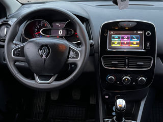 Renault Clio foto 12