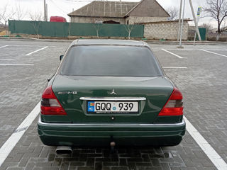 Mercedes C-Class foto 6