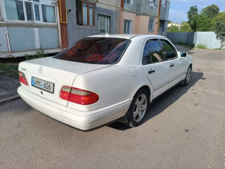 Mercedes E-Class foto 5