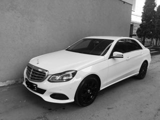 Mercedes E-Class foto 2