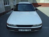 Mitsubishi Galant foto 1