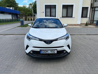 Toyota C-HR foto 2