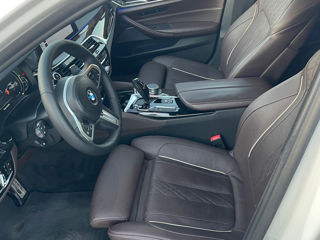 BMW 5 Series foto 8