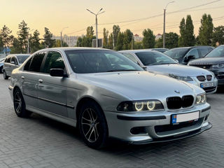 BMW 5 Series foto 4