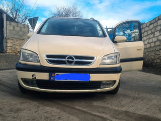 Opel Zafira foto 8