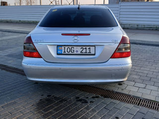 Mercedes E-Class foto 2