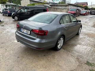 Volkswagen Jetta foto 5