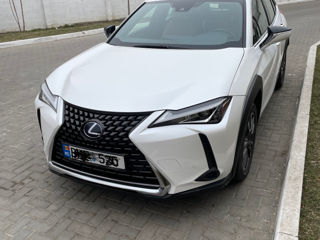 Lexus UX foto 2