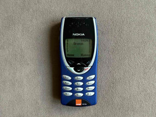 Nokia 8210