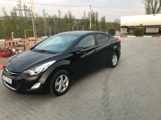 Hyundai Elantra foto 2