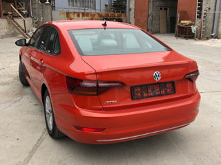 Volkswagen Jetta foto 3