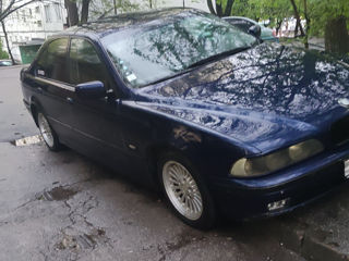 BMW 5 Series foto 3