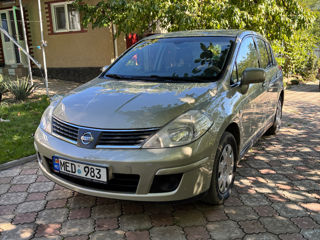 Nissan Tiida foto 2