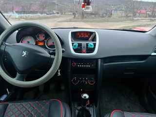 Peugeot 207 фото 6