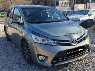 Toyota Verso foto 2